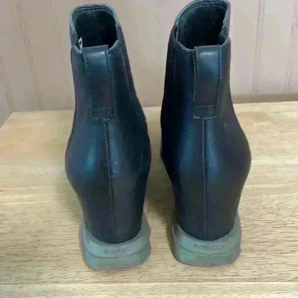 Sorel Women's Joan of Arctic Wedge III Chelsea Boot; size 10.5